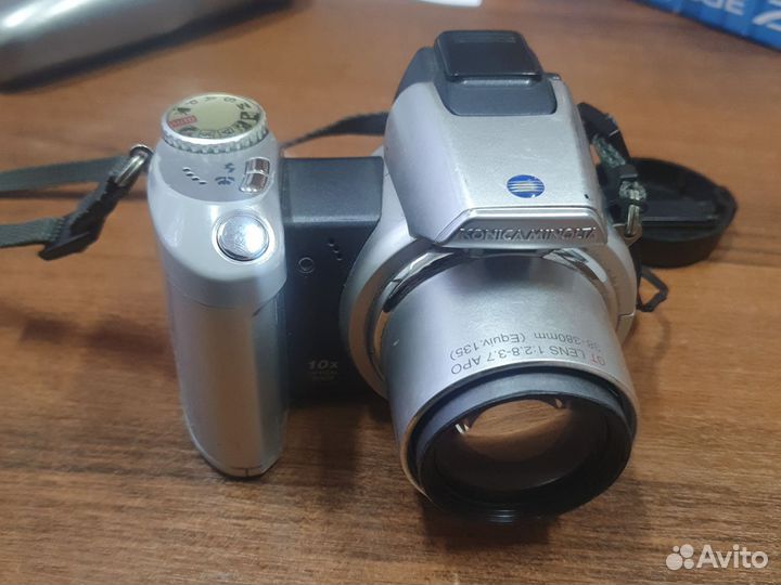 Цифровая фотокамера Konica Minolta N13656