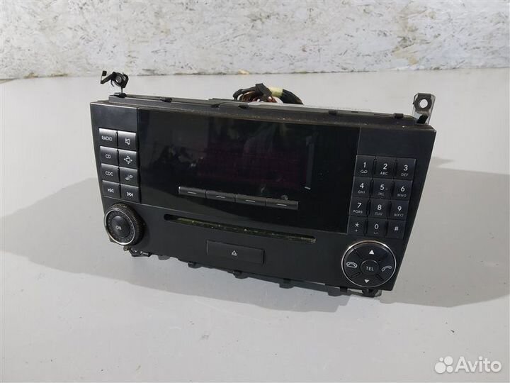 Магнитола Mercedes C-Class W203