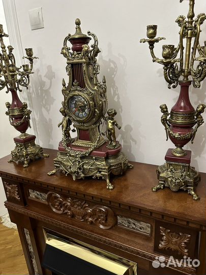 Часы каминные бронза и канделябр