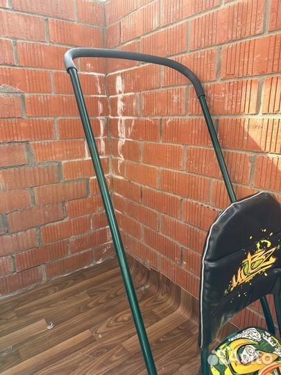 Снегокат на колесах с ручкой Nika