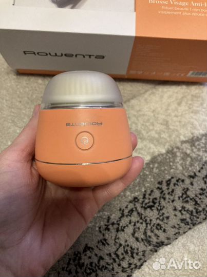 Ультрозвуковая щетка для чистки лица