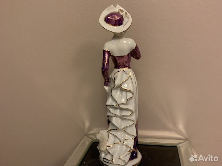 Статуэтка Дама с собачкой