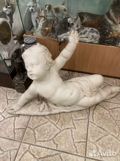 Статуэтка пути- мальчик, мрамор