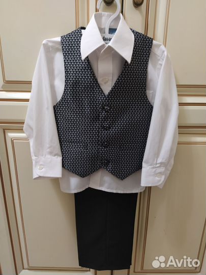 Костюм тройка