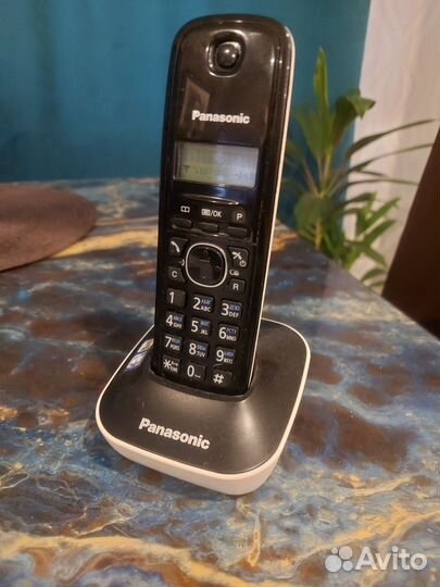 Телефон Panasonic KX-TG1611RUW стационарный