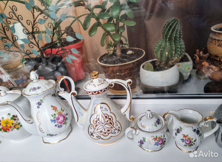 Чайные сервизы СССР и ГДР, блюдца, чашки, заварник