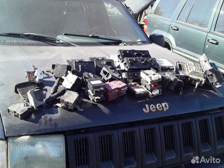 Jeep Grand Cherokee ZJ в разборе