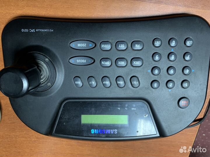 3 камеры видеонаблюдения купольные и джойстик