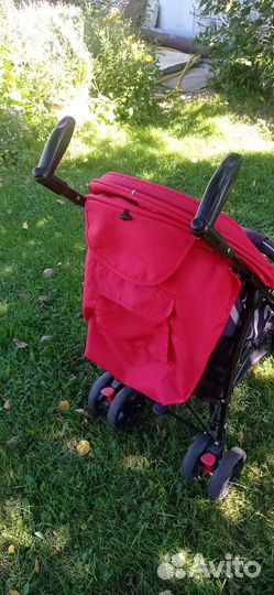 Прогулочная коляска