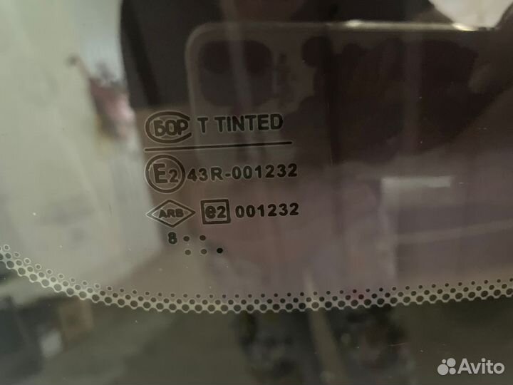Заднее стекло +эл.обогрев renault logan 05-14