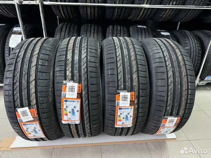 Tracmax X-Privilo TX3 275/35 R20 110