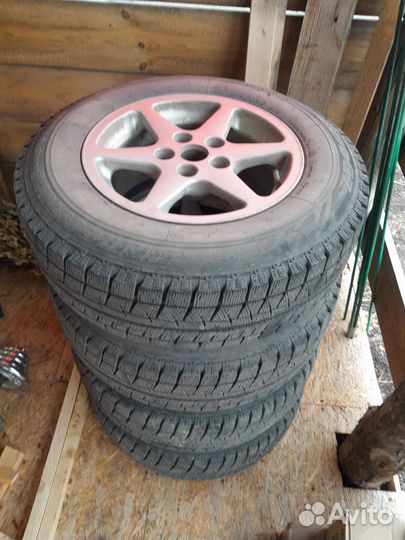 R15 Bridgestone Blizzak Revo GZ 205/70, PCD 5x112 DIA 57.1