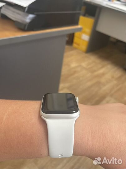 Часы apple watch se 44 mm 2020