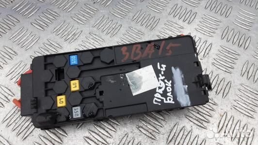 Блок предохранителей mercedes benz R-class W251 (3