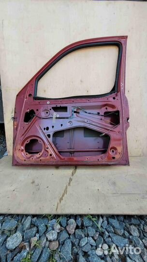 Дверь передняя правая Peugeot Partner