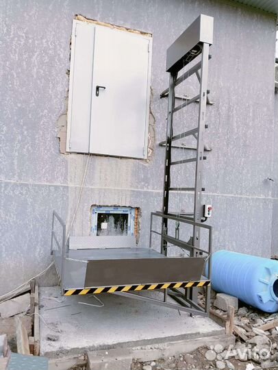 Грузовой подъемник