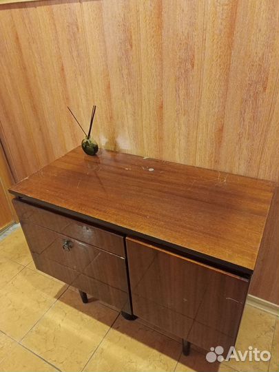 Тумба в коридор