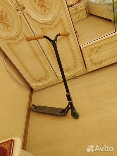 Трюковой самокат кастом в парк