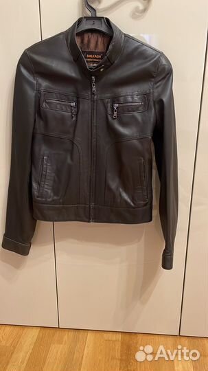 Кожаная куртка 38