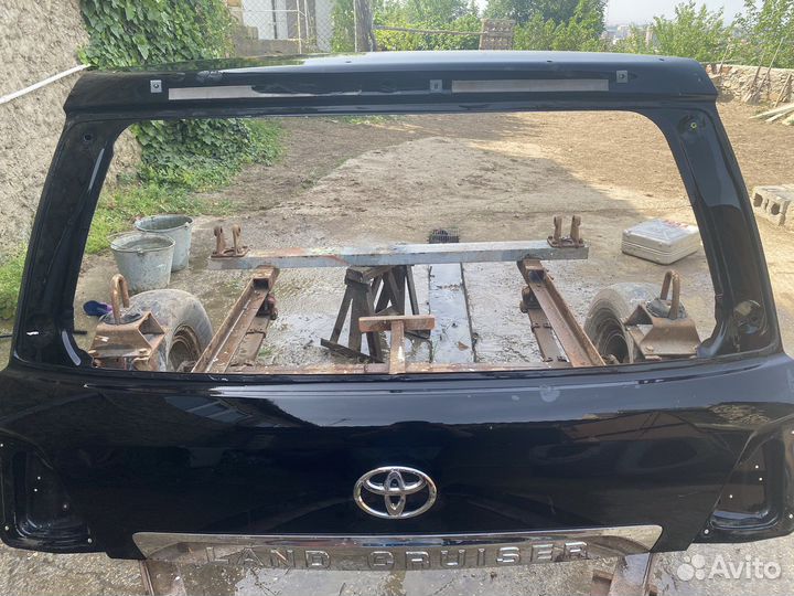 Крышка багажника LC 200