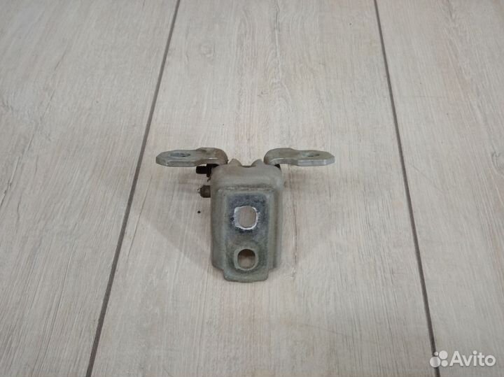 Петля двери Renault fluence Лев, Прав