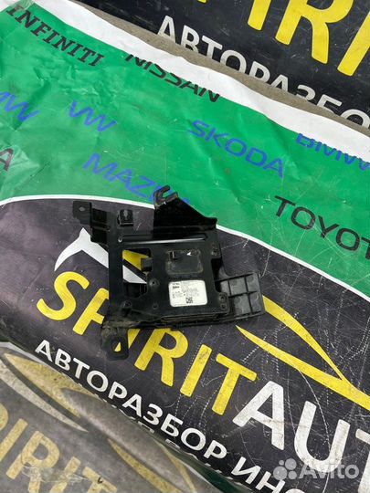 Датчик слепых зон задний правый Kia Carnival 3 2.2