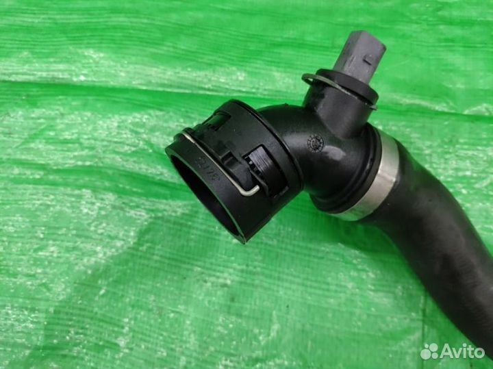 Патрубок радиатора верхний Audi Q7