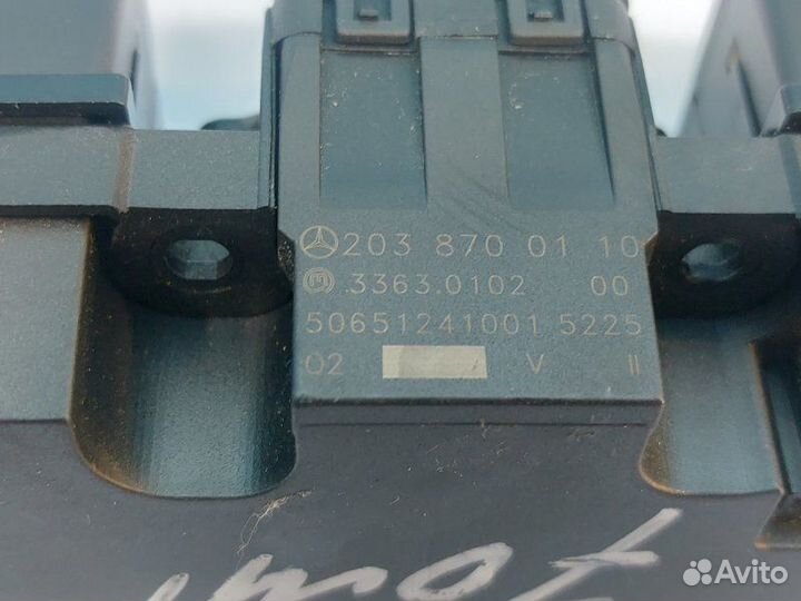 Блок кнопок центральной консоли Mercedes-Benz