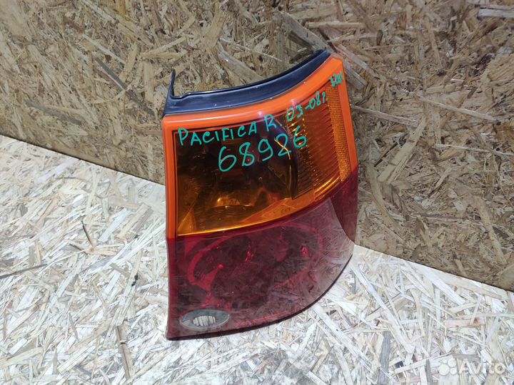 Фонарь правый chrysler pacifica