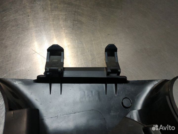 Обшивка стойки центральной правая Jeep Grand