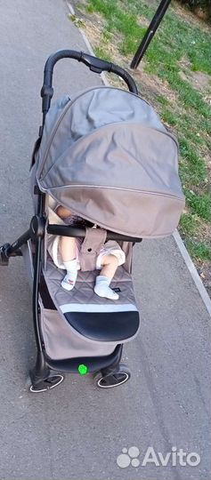 Прогулочная коляска новая