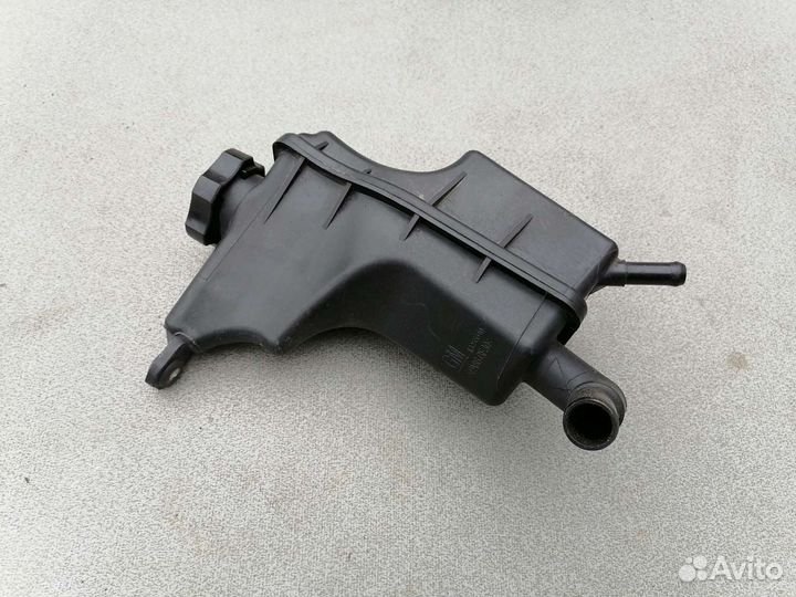 Chevrolet Cruze бачок гур