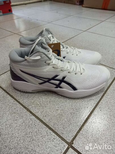 Волейбольные кроссовки Asics и Mizuno