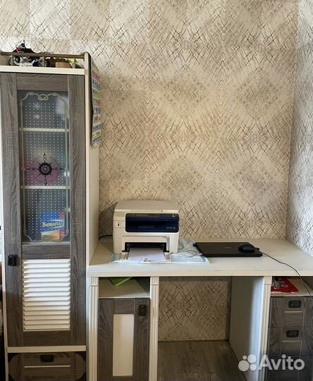 Письменный стол с пеналом