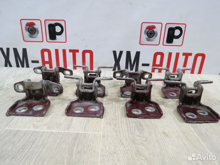 Петля двери LADA Largus