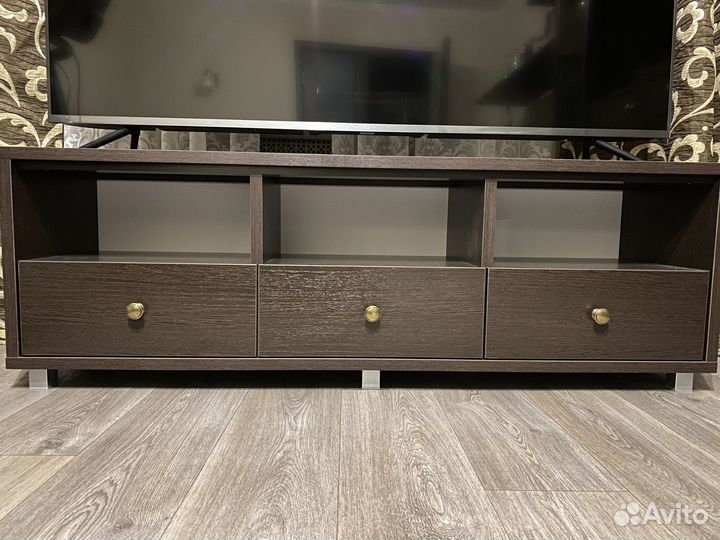 Тумбочка под телевизор