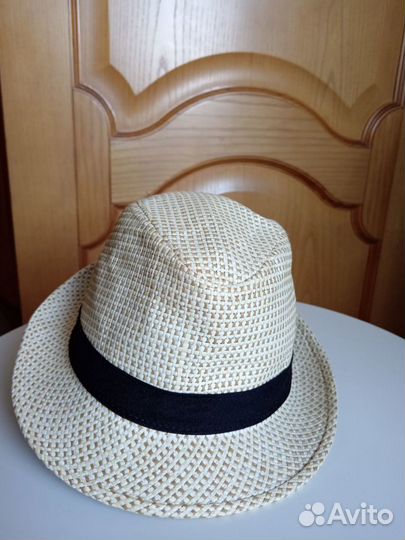Шляпа женская соломенная