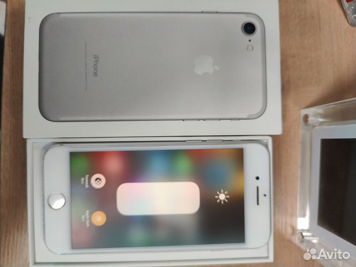 iPhone 7, 32 ГБ