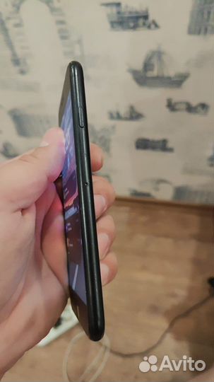 Телефон iPhone se 2020