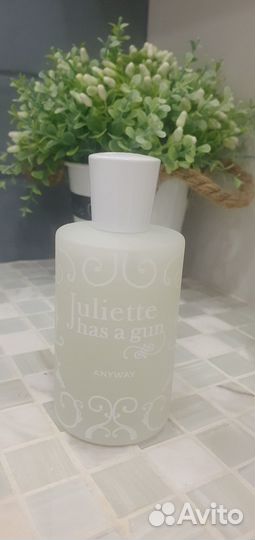 Парфюмерная вода 100 мл Juliette Has A Gun Anyway