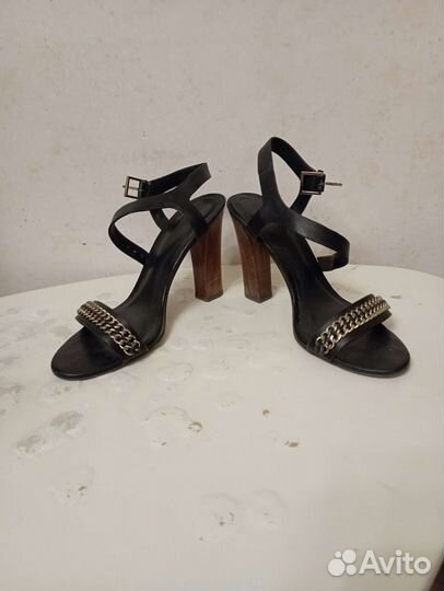 Босоножки женские 39 размер