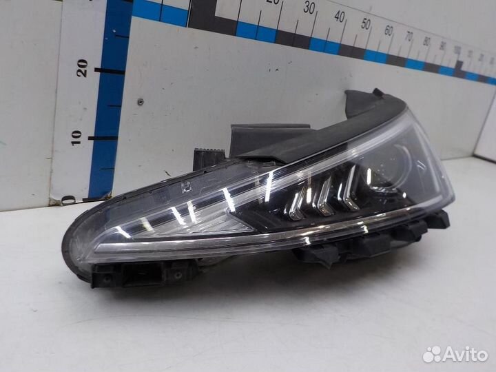 Фара левая Hyundai Elantra