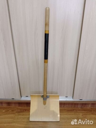Лопатка деревянная детская