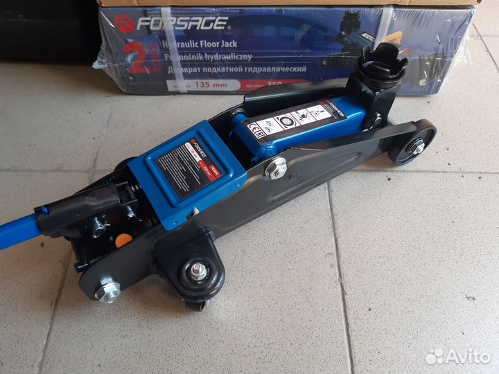 Подкатной гидравлический домкрат 2т