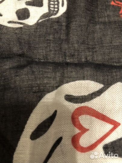 Alexander mcqueen палантин