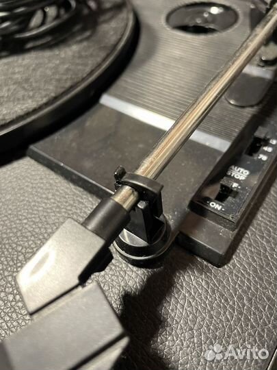 Проигрыватель виниловых пластинок