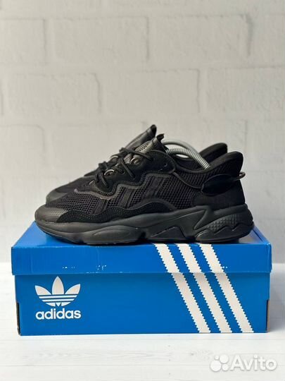Кроссовки Adidas ozweego