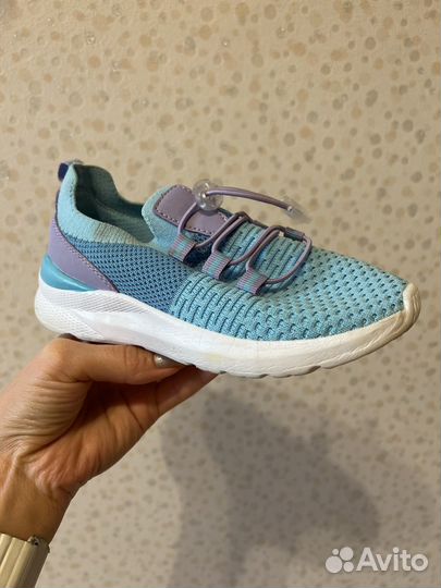 Кроссовки на девочку