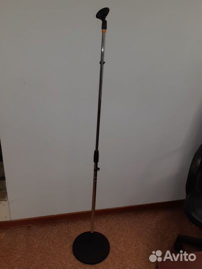 Стойка микрофонная прямая хром MVT 140см новая