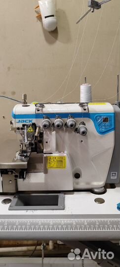 Швейная машинка оверлок пятинитка jack